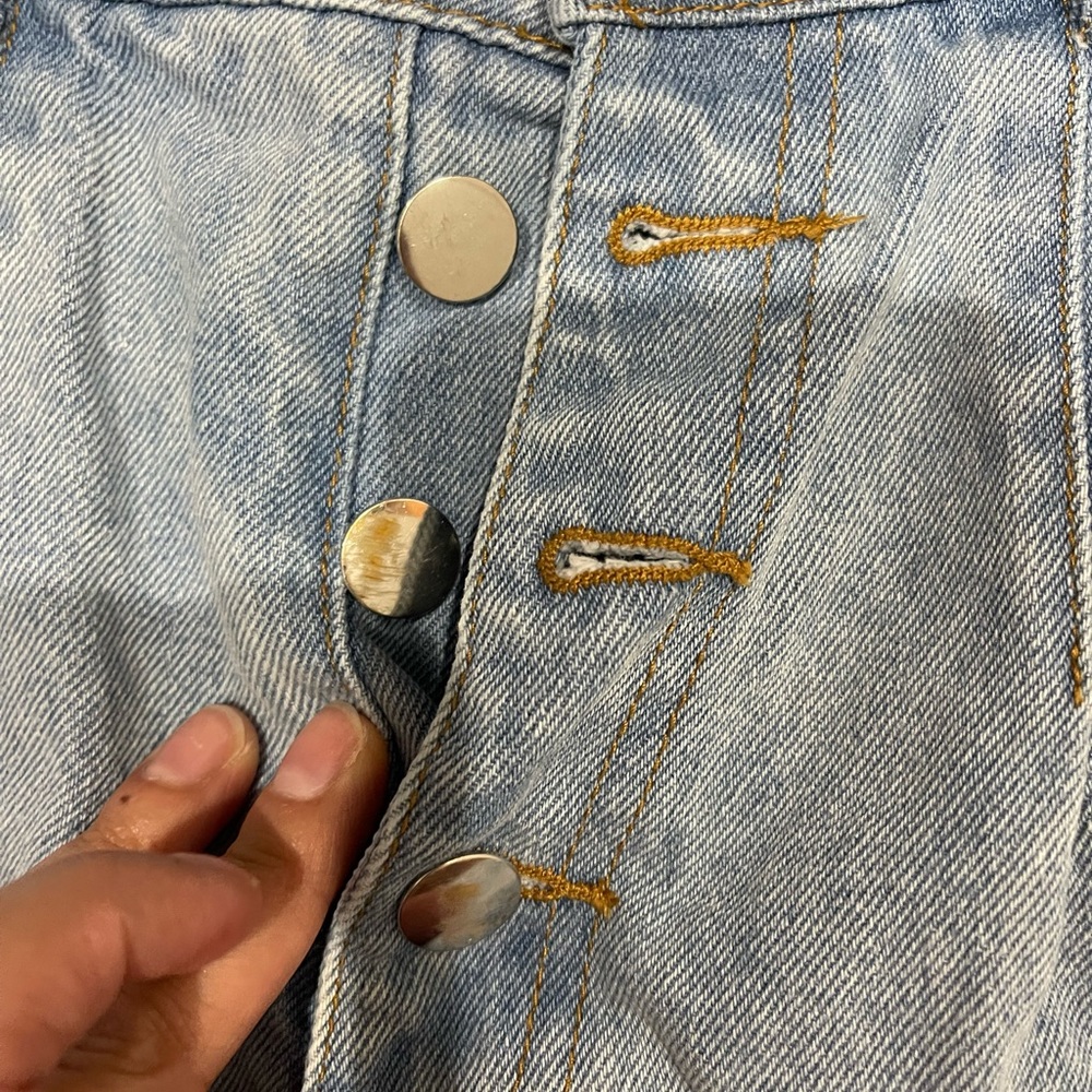 ASTR the Label Davina Denim Short size large - Picture 3 of 4